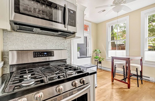 Fan District Apartment | Renovated 1st Floor Unit in the Fan