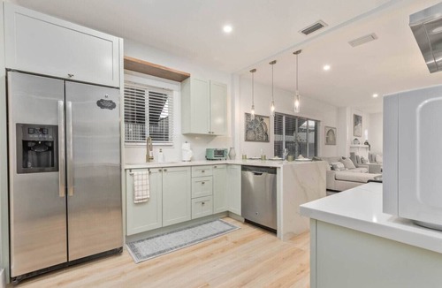 Coral Way House | Renovated 3BR/3 En-Suite BA! Sleeps 8 w/Gazebo