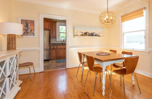 Northeast Virginia Beach Cottage | Renovated 3BR beach cottage, 1 block to ocean with private backyard and parking
