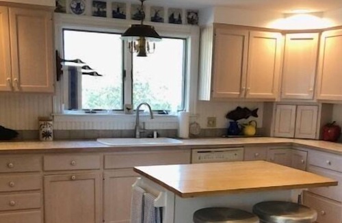 Chatham House | Renovated 3BR Farmhouse - Short Stroll to Crow's Pond Landing & Pleasant Bay