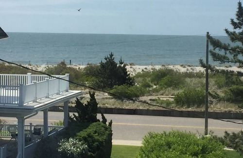 Admiral Estates Condo | Renovated Beach Block W Ocean View & Pool - Now Booking for 2026!