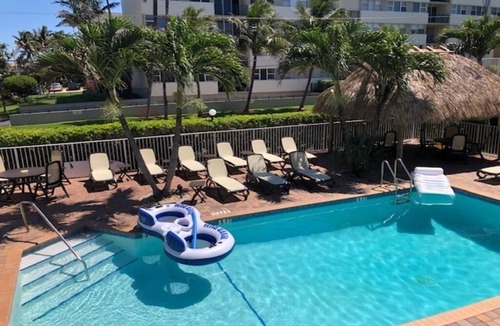 Deerfield Beach Condo | RENOVATED! Condo 1 block from the beach