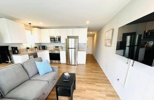 Little Salisbury Condo | Renovated condo with bay view!