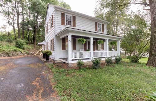 State College House | Renovated Farmhouse 1mile from the Beaver Stadium