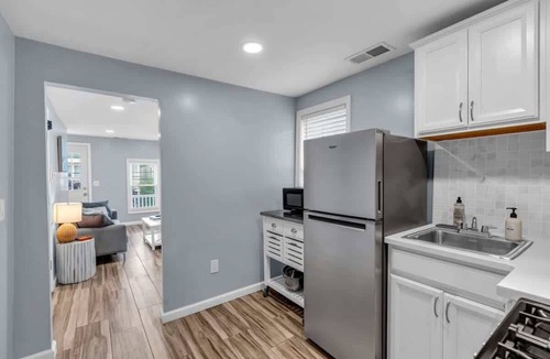 Ocean Grove Apartment | Renovated Modern Apt · Beach · Asbury · Balcony