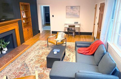 North Chesterfield House | Renovated Modern Home Minutes to Downtown Richmond