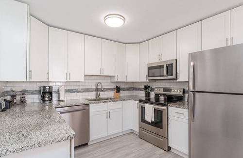 Geyser Crest House | Renovated Near Downtown Saratoga SPAC Track Dogs