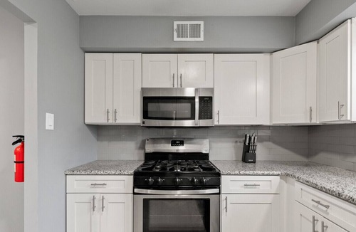 Grenloch House | Renovated Oasis/Private Patio & Grill Near Philly