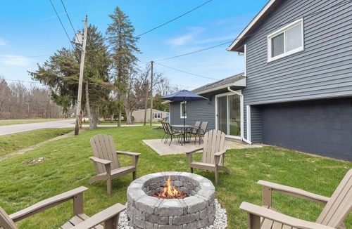 Chippewa Lake House | Renovated, Walk to the Lake, Firepit & Pet Friendly