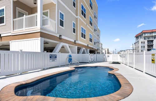 Wildwood Crest House | Residence 201N at The Sandcastle Condominiums