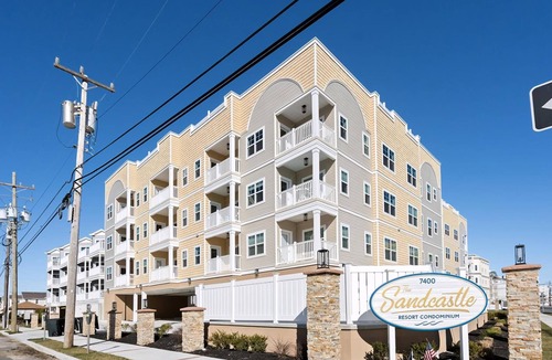 Wildwood Crest House | Residence 201N at The Sandcastle Condominiums