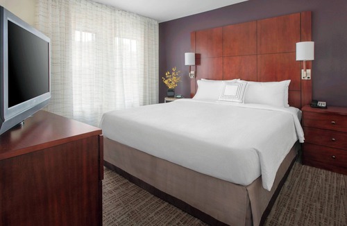 Eisenhower East Hotel | Residence Inn by Marriott Alexandria Old Town South at Carlyle