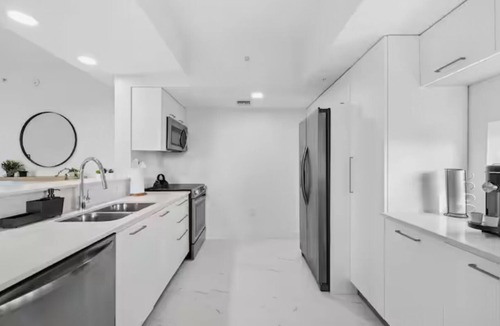 Downtown Hollywood Condo | Resort Style Apt with Pool and Gym, with pool, near beach, nightlife & casinos