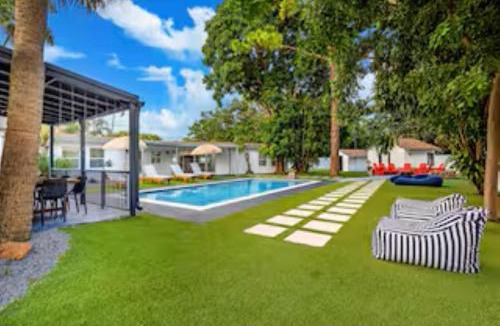 Pompano Beach House | Resort Villa, Modern Pool & Outdoor Dining