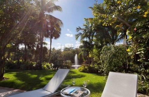 Birch Park Finger Streets Villa | Resort Villa-Private Heated Pool/Tiki Bar. Waterfront. Kayaks. 1 Block to Beach!