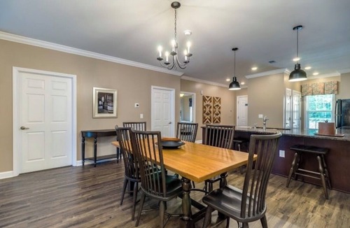 Williamsburg Resort | Resort with 2 bedrooms and AC in lovely Williamsburg