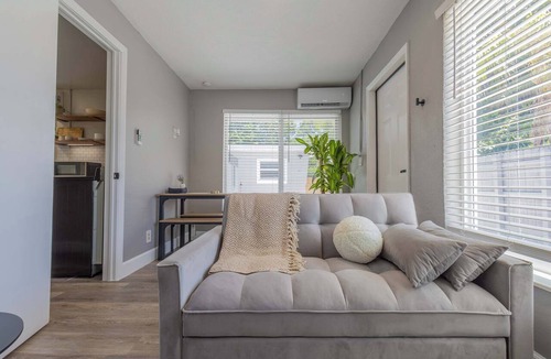 Croissant Park Apartment | Rest A Shore - Central, Cozy 1BR