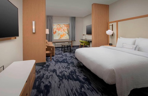 Doral Hotel | Restful & Clean Stay in 4 Executive Suite | Free Hot Breakfast
