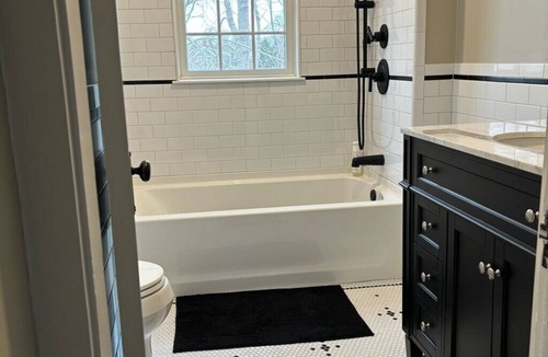 Northwest Harwich House | Restored 1830s Era Home - Close to Nantucket Sound