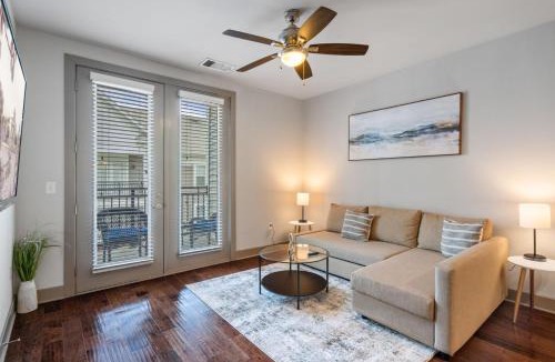 Woodbridge Apartment | Retreat Pool Gym Free-Parking