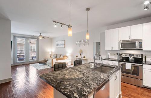 Woodbridge Apartment | Retreat Pool Gym Free-Parking
