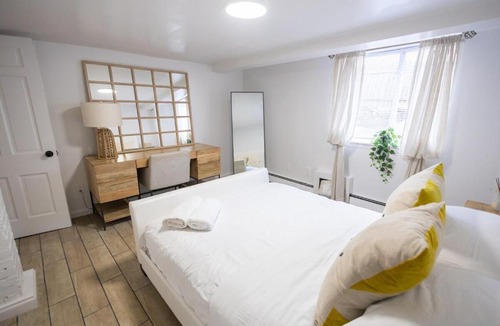 New Rochelle Apartment | Retro 2 bedroom basement APT with free street parking