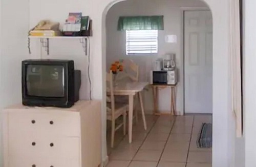 Hallandale Beach Hotel | Richard's Motel Extended Stay
