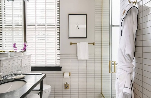 Midtown Hotel | Right in the Heart of Manhattan! 3 Deluxe Double Queen at Refinery Hotel!