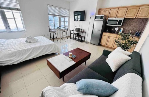Flamingo/Lummus Apartment | Right on the beach, Ocean Drive Secured Condo