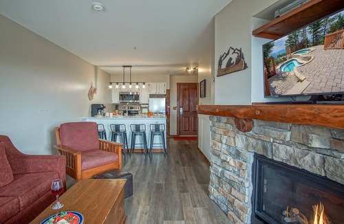 Edray Condo | Rimfire 246: 1BR: Slope Side! Hot Tub! Tastefully Decorated