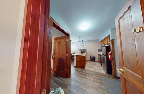 Edray Condo | Rimfire Lodge-1st Floor-Village Center-Steps from shops restaurants slopes