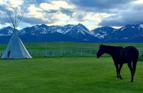 Browning Cottage | Rising Wolf Johnson Ranch RV Tent and Cabins