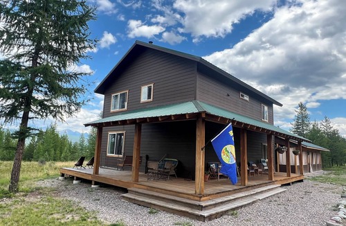 Polebridge House | Rising Wolf Retreat: 4-Bedroom Cabin near Glacier National Park