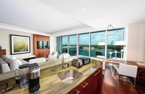Bal Harbour Condo | Ritz Carlton Hotel at Bal Harbour FL, 1147ft2!