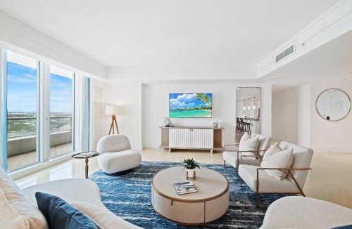 Central Beach Apartment | Ritz-Carlton Luxury Oceanfront 2BR on 16th Floor