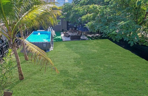 Little Haiti House | River House 4BR, Pool, bbq, big yard