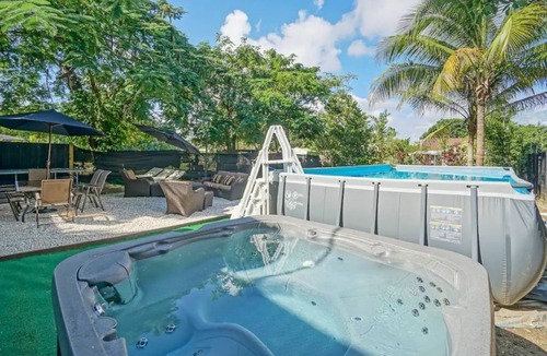 Little Haiti House | River House 4BR pool plus private parking