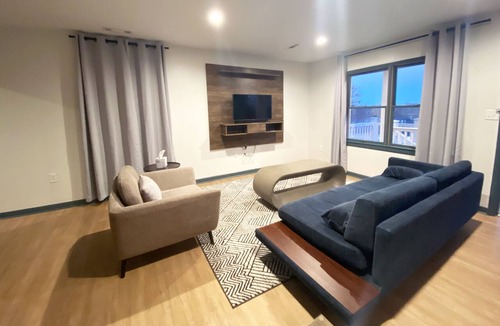 Stonehouse Hotel | River's Rest Marina & Resort