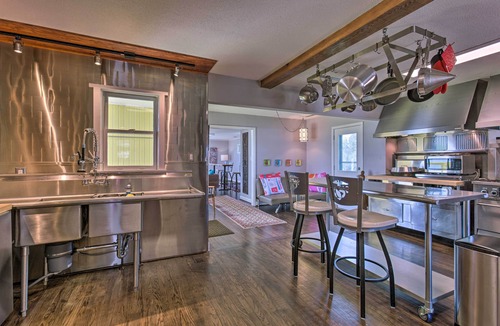 New Bern House | Riverfront New Bern House: Gourmet Kitchen & View!