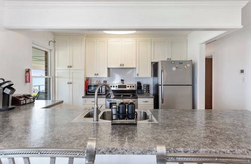 Topping House | Riverfront Nostalgia | 4BR 3 BA | Sleeps 10