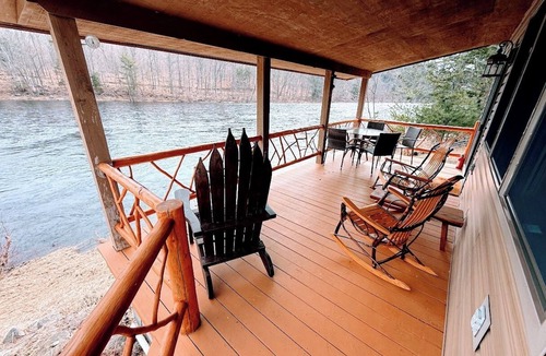 North Creek House | Riverfront Retreat at Hudson Lodge!