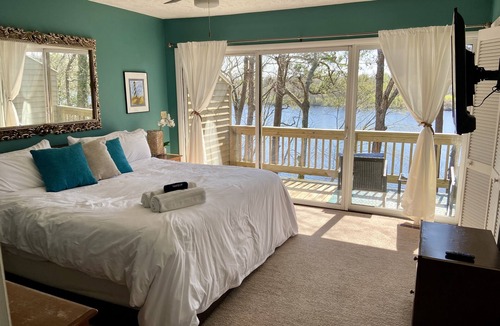 Rocky Point Condo | Riverfront Retreat with Gorgeous View