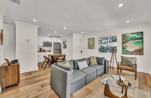 Sailboat Bend Condo | Riverside Condo w/Parking & Pets, Near Riverwalk Fort Lauderdale