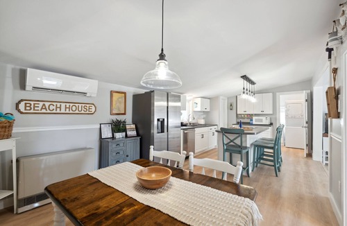 Newbury House | Riverside Retreat Cozy Coastal Cottage Yard