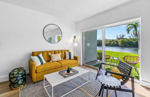 Deerfield Beach Apartment | Riverview Palms 2|Prime Waterfront|Pool|Walk2Beach