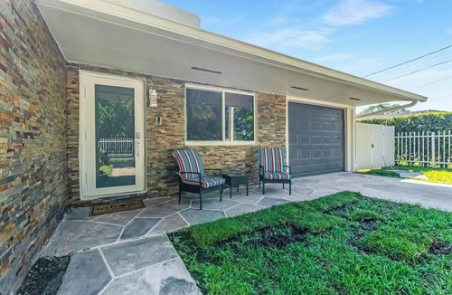 Miami Gardens House | RJ Home Away From Home, LLC