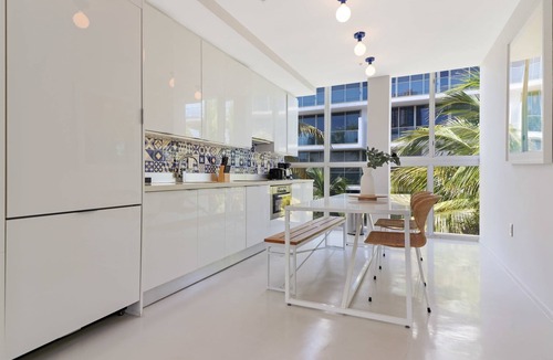 South Pointe Apartment | Roami at 250 Collins | 4 Bed | Pool - 2 units