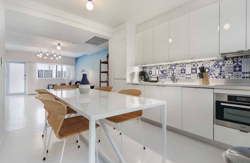 South Pointe Apartment | Roami at 250 Collins | 5 Bed | Pool - 2 units