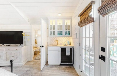 Midtown Ocean City Cottage | Robins Nest On 86th Street - Ocean City, MD