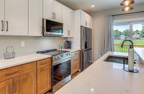 Rock Hall House | Rock Hall Retreat w/Balcony Near Park & Marina!